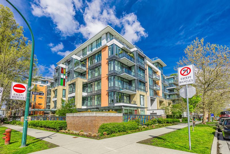 FEATURED LISTING: 205 - 2565 MAPLE Street Vancouver