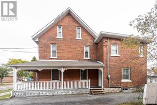 Photo 2: 164 MARY STREET in Pembroke: House for sale : MLS®# 1367014
