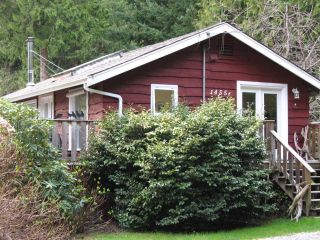 Photo 1: 1455 HENDERSON Avenue: Roberts Creek House for sale (Sunshine Coast)  : MLS®# V1000666