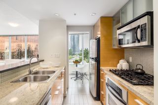 Photo 3: 808 33 SMITHE Street in Vancouver: Yaletown Condo for sale in "Cooper's Lookout" (Vancouver West)  : MLS®# R2701934