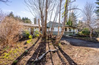 Photo 3: 1068 4th St in Courtenay: CV Courtenay City House for sale (Comox Valley)  : MLS®# 894300