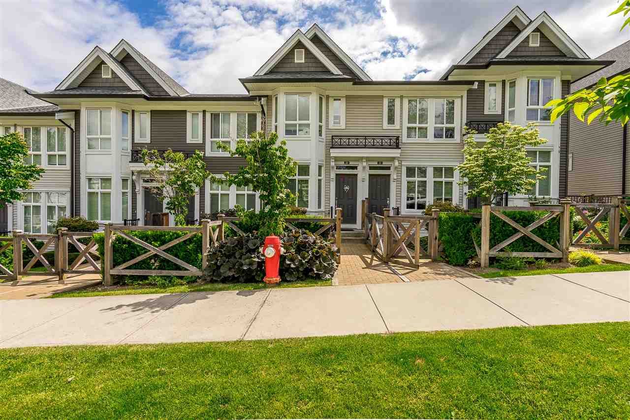 Main Photo: 23 14433 60 Avenue in Surrey: Sullivan Station Townhouse for sale in "BRIXTON" : MLS®# R2463220