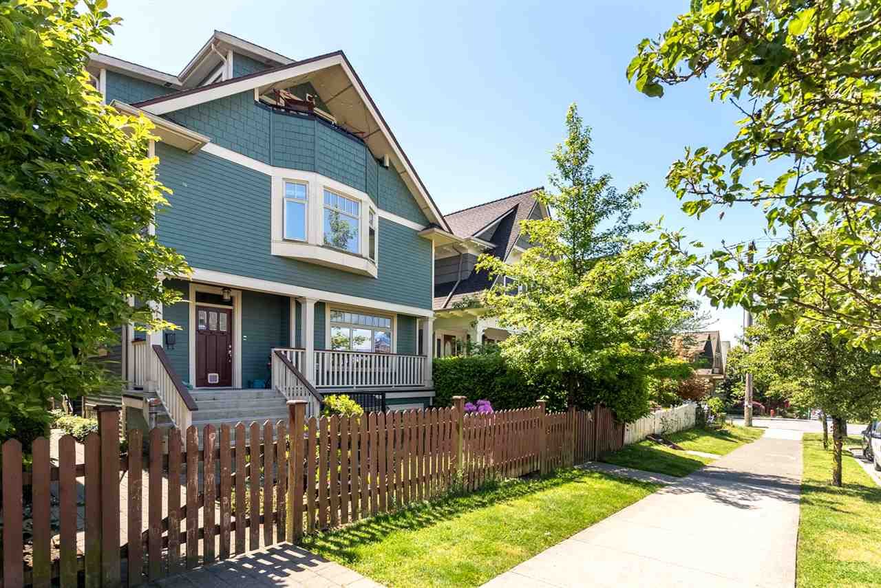 Main Photo: 1512 GRAVELEY Street in Vancouver: Grandview Woodland Townhouse for sale (Vancouver East)  : MLS®# R2457757