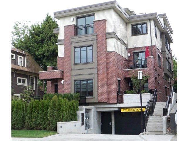 Main Photo: 466 E 5TH Avenue in Vancouver: Mount Pleasant VE Townhouse for sale in "468 FIFTH AVENUE" (Vancouver East)  : MLS®# V852878