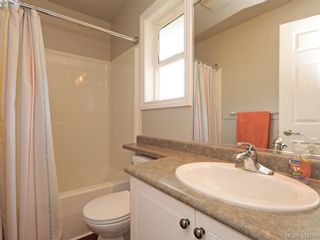 Photo 13: 4 3338 Whittier Ave in VICTORIA: SW Rudd Park Row/Townhouse for sale (Saanich West)  : MLS®# 770011