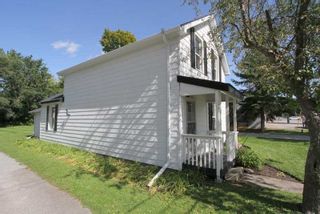 Photo 3: 304 Bay Street in Brock: Beaverton House (1 1/2 Storey) for sale : MLS®# N4914458