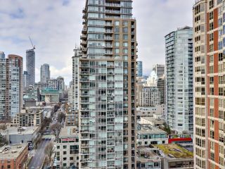 Photo 19: 1903 888 HAMILTON Street in Vancouver: Downtown VW Condo for sale in "Rosedale Garden" (Vancouver West)  : MLS®# R2859024