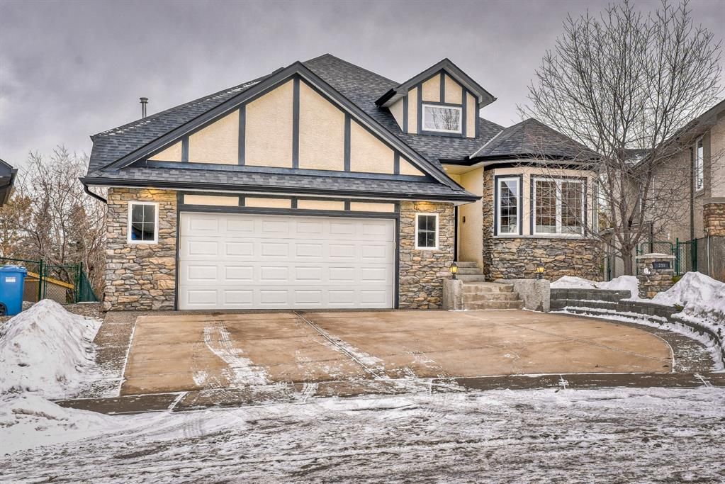 Main Photo: 251 Valley Crest Rise NW in Calgary: Valley Ridge Detached for sale : MLS®# A1178739