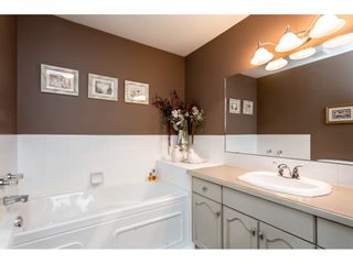 Photo 11: 21 2023 WINFIELD Drive in Abbotsford: Abbotsford East Townhouse for sale in "Meadowview" : MLS®# R2358919