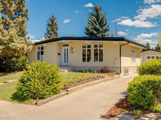 Photo 1: 5012 Bulyea Road NW in Calgary: Brentwood Detached for sale : MLS®# C4224301