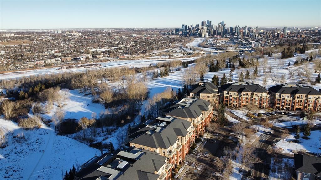 Main Photo: 201 6 Hemlock Crescent SW in Calgary: Spruce Cliff Apartment for sale : MLS®# A2019521
