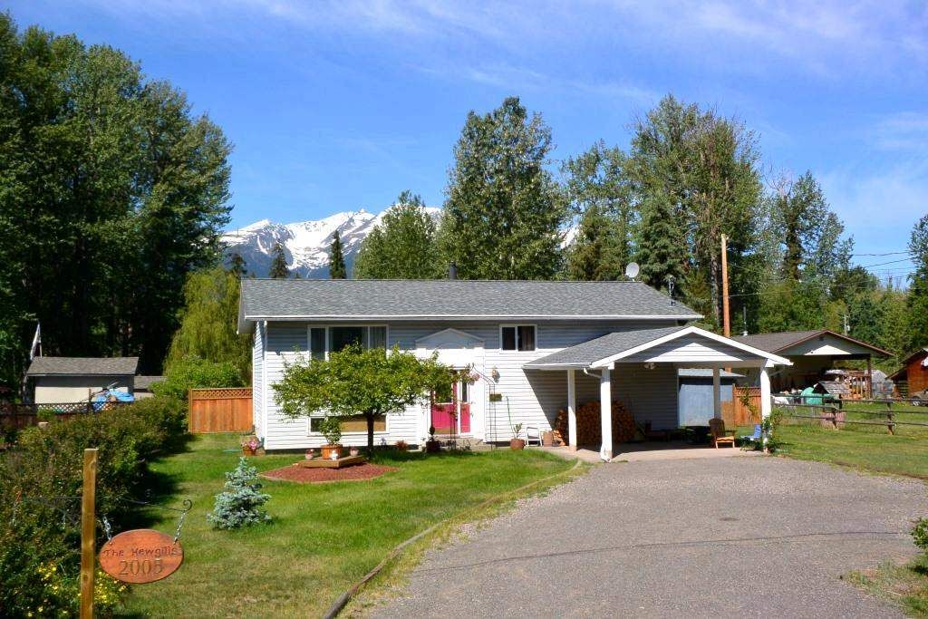 Main Photo: 2005 22ND Avenue in Smithers: Smithers - Rural House for sale (Smithers And Area (Zone 54))  : MLS®# R2278447