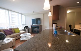Photo 4: 615 618 ABBOTT Street in Vancouver: Downtown VW Condo for sale (Vancouver West)  : MLS®# R2119438