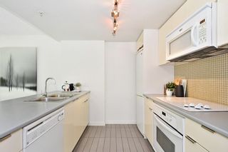 Photo 11: 312 788 HAMILTON Street in Vancouver: Downtown VW Condo for sale in "TV Towers" (Vancouver West)  : MLS®# R2364675