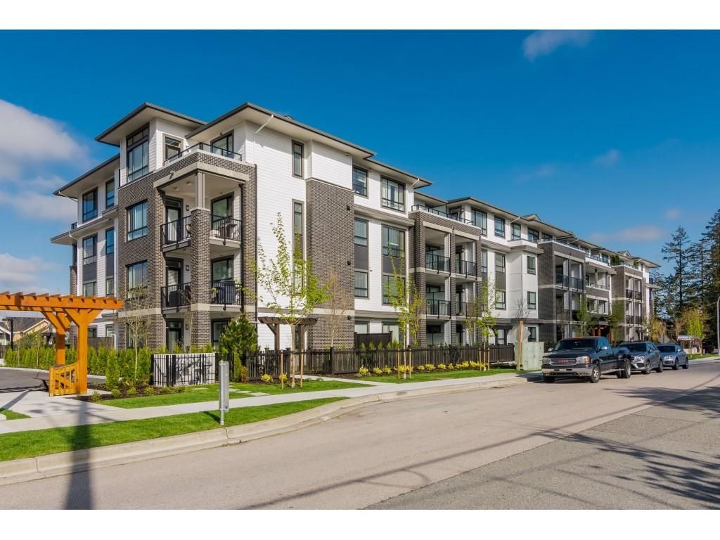 Main Photo: 312 22087 49 Avenue in Langley: Murrayville Condo for sale : MLS®# R2637980