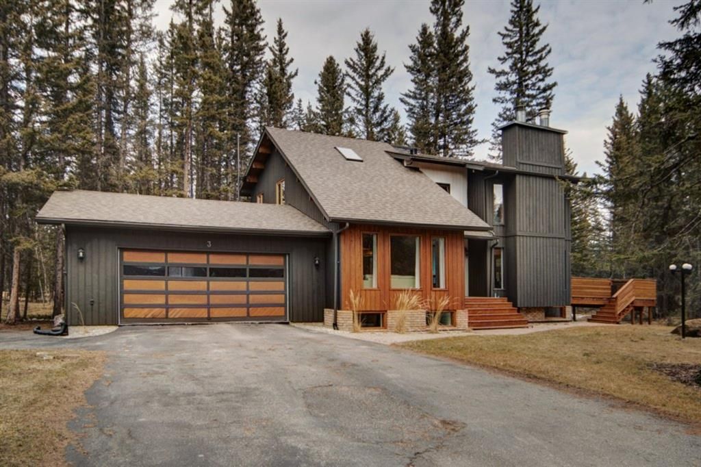 Main Photo: 3 Wolf Crescent: Bragg Creek Detached for sale : MLS®# A1204136