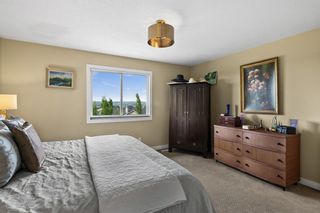 Photo 29: 201 Crestmont Drive SW in Calgary: Crestmont Detached for sale : MLS®# A2053231