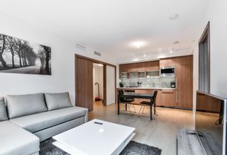 Photo 5: 827 68 SMITHE Street in Vancouver: Downtown VW Condo for sale in "ONE PACIFIC" (Vancouver West)  : MLS®# R2626404