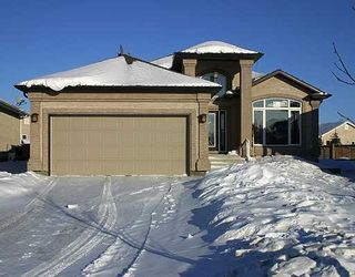 Photo 1: 31 YORKWOOD Drive in WINNIPEG: Windsor Park / Southdale / Island Lakes Residential for sale (South East Winnipeg)  : MLS®# 2901352