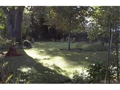 Main Photo: 1815 Ferndale Rd in VICTORIA: SE Gordon Head House for sale (Saanich East)  : MLS®# 321663