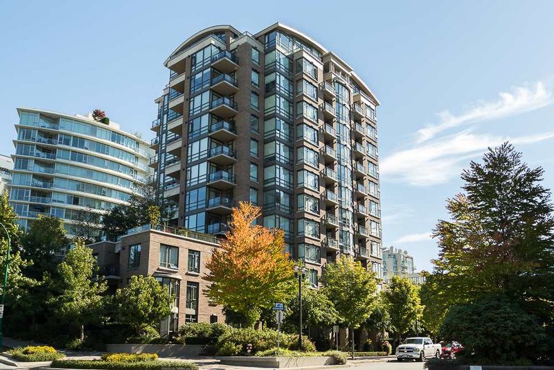 FEATURED LISTING: 406 - 170 1ST Street West North Vancouver