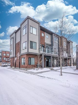 Main Photo: 804 Greenbriar Common NW in Calgary: Greenwood/Greenbriar Row/Townhouse for sale : MLS®# A2021931