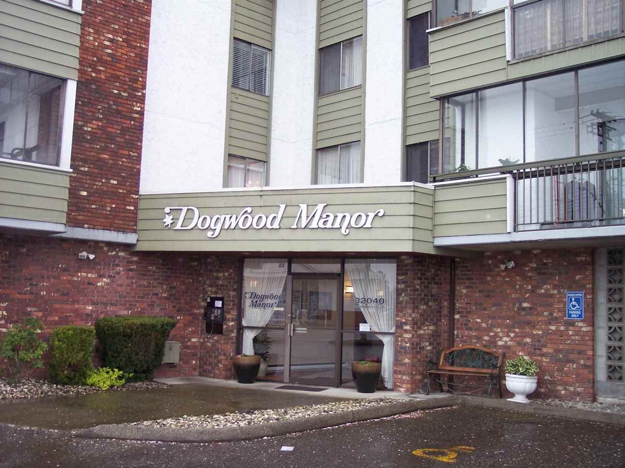 Main Photo: 201 32040 PEARDONVILLE Road in Abbotsford: Abbotsford West Condo for sale in "DOGWOOD MANOR" : MLS®# R2056716