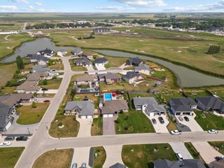 Photo 36: 402 St. George Place in Niverville: The Highlands Residential for sale (R07)  : MLS®# 202331855