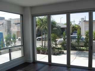 Photo 3: PACIFIC BEACH Townhouse for sale : 3 bedrooms : 705 Wrelton in San Diego