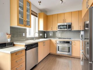Photo 8: 416 119 W 22ND Street in North Vancouver: Central Lonsdale Condo for sale in "Anderson Walk" : MLS®# R2691145