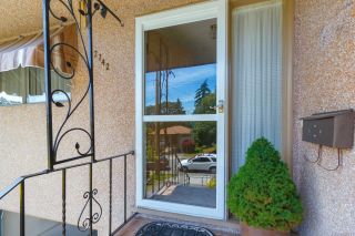 Photo 4: 2742 Roseberry Ave in Victoria: Vi Oaklands House for sale : MLS®# 854051