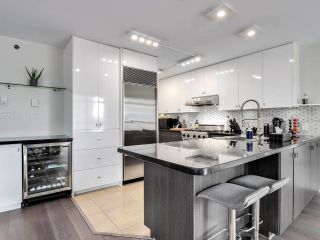 Photo 7: 1405 819 HAMILTON Street in Vancouver: Downtown VW Condo for sale (Vancouver West)  : MLS®# R2775524