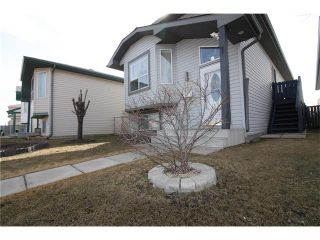 Photo 3: 15 APPLEMEAD Court SE in Calgary: Applewood Park House for sale : MLS®# C4108837
