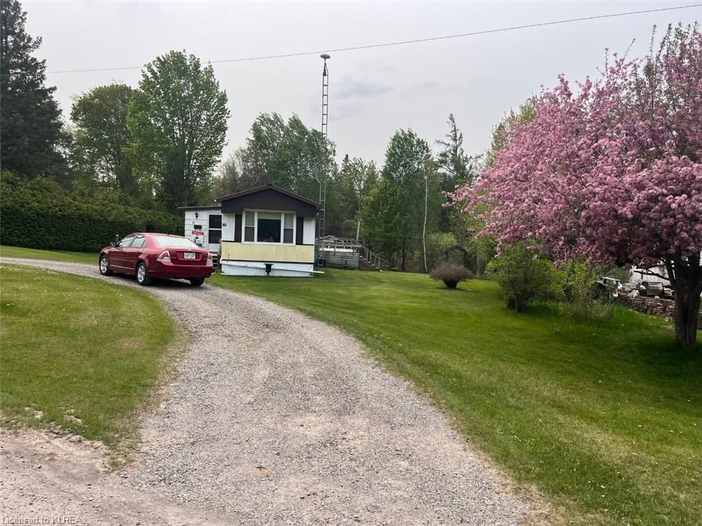 Main Photo: 11 Beverly Road in Janetville: Manvers (Twp) Mobile Home for sale (Kawartha Lakes)  : MLS®# 40363778
