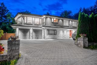 Photo 3: 1770 OTTAWA Place in West Vancouver: Ambleside House for sale : MLS®# R2705513