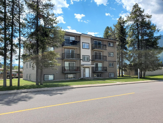 Photo 2: Multi-family apartment building for sale Sparwood BC: Multifamily for sale : MLS®# 2461186