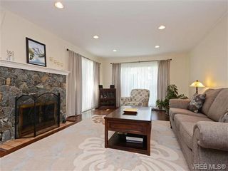 Photo 4: 918 2829 Arbutus Rd in VICTORIA: SE Ten Mile Point Row/Townhouse for sale (Saanich East)  : MLS®# 739157