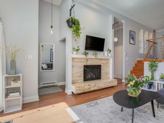 Photo 4: 2 970 Southgate St in Victoria: Vi Fairfield West Row/Townhouse for sale : MLS®# 962579
