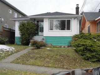 Main Photo: 3567 HULL Street in Vancouver: Grandview Woodland House for sale (Vancouver East)  : MLS®# R2870142