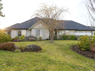 Photo 1: 619 OLYMPIC DRIVE in COMOX: CV Comox (Town of) House for sale (Comox Valley)  : MLS®# 721882