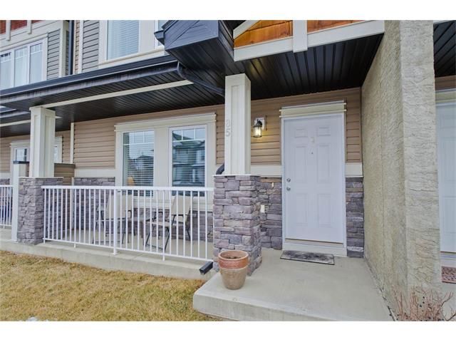 Main Photo: 85 PRESTWICK Villa(s) SE in Calgary: McKenzie Towne House  : MLS®# C4098791