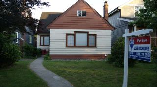 Photo 1: 2062 E 8TH Avenue in Vancouver: Grandview VE House for sale (Vancouver East)  : MLS®# R2181845