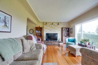 Photo 13: 952 BEAUMONT Drive in North Vancouver: Edgemont House for sale : MLS®# R2720261