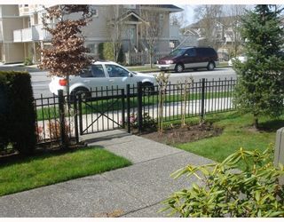 Photo 2: 13 7733 HEATHER Street in Richmond: McLennan North Townhouse for sale in "HEARTSTONE" : MLS®# V701542