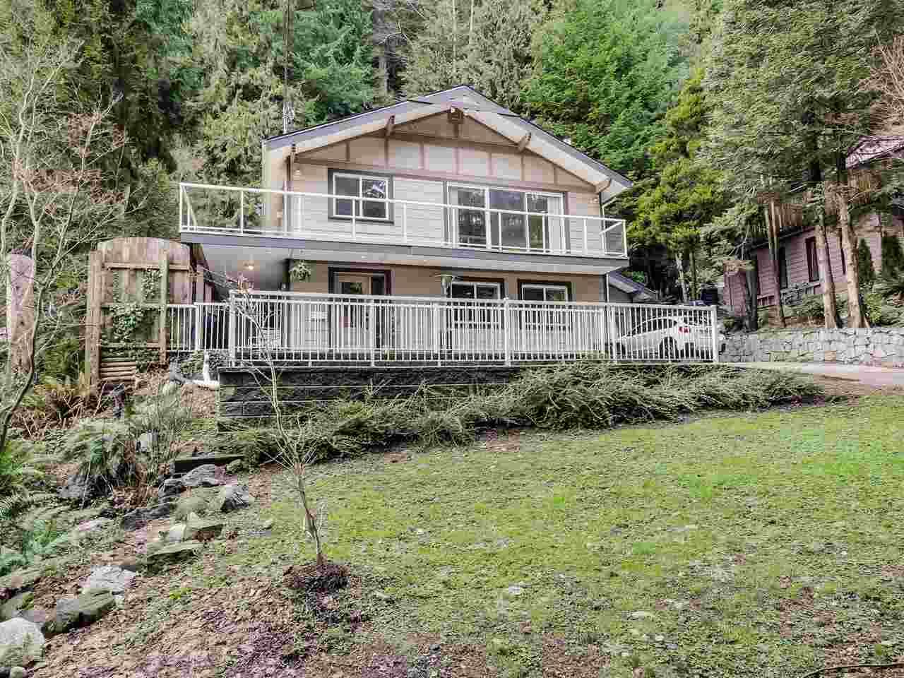 Main Photo: 4623 MOUNTAIN HIGHWAY in : Lynn Valley House for sale : MLS®# R2029873