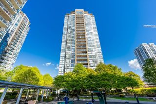 Main Photo: 606 2978 GLEN Drive in Coquitlam: North Coquitlam Condo for sale in "Grand Central" : MLS®# R2885323