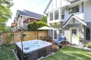 Photo 2: 2977 West 6th Avenue in Vancouver: Kitsilano 1/2 Duplex for sale (Vancouver West)  : MLS®# R2839633