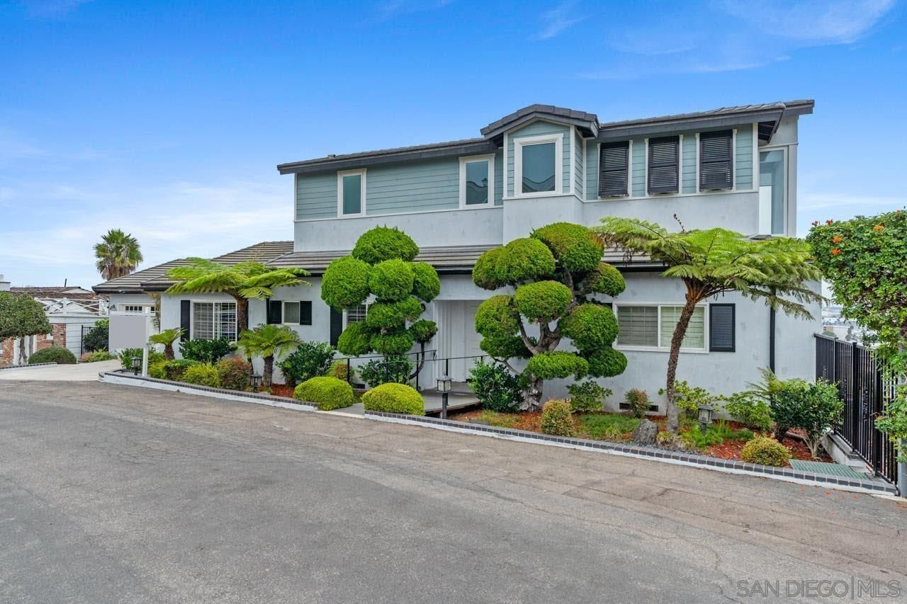 Main Photo: POINT LOMA House for sale : 4 bedrooms : 1203 Plum Street in San Diego