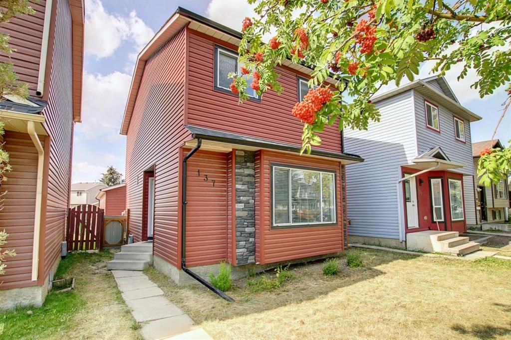 Main Photo: 137 Martindale Drive NE in Calgary: Martindale Detached for sale : MLS®# A1258147