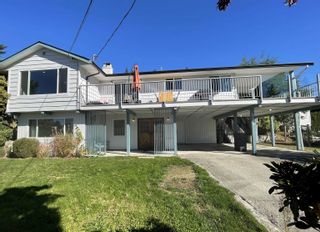 Photo 2: 5104 BETTY Road in Sechelt: Sechelt District House for sale in "Selma Park/Davis Bay" (Sunshine Coast)  : MLS®# R2823433